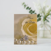 White Rose and Pearls Wedding Save the Date Ankündigungspostkarte (Stehend Vorderseite)