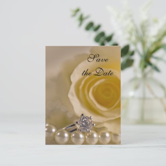 White Rose and Pearls Wedding Save the Date Ankündigungspostkarte (Stehend Vorderseite)