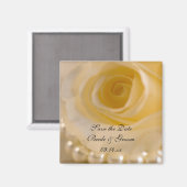 White Rose and Pearls Wedding Save the Date Magnet (Vorderseite/Rückseite)