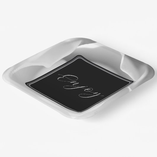 White Rose | Elegantes Blumendesign Pappteller (Gewinkelt)