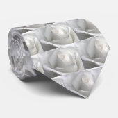 White Rose_ Krawatte (Gerollt)