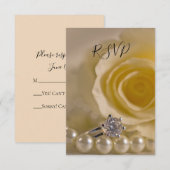 White Rose Ring Pearls Wedding RSVP Response Card Karte (Vorne/Hinten)