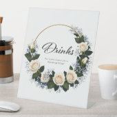 White Roses & Blue Baby’s Breath Drinks Sockelschild (In Situ)