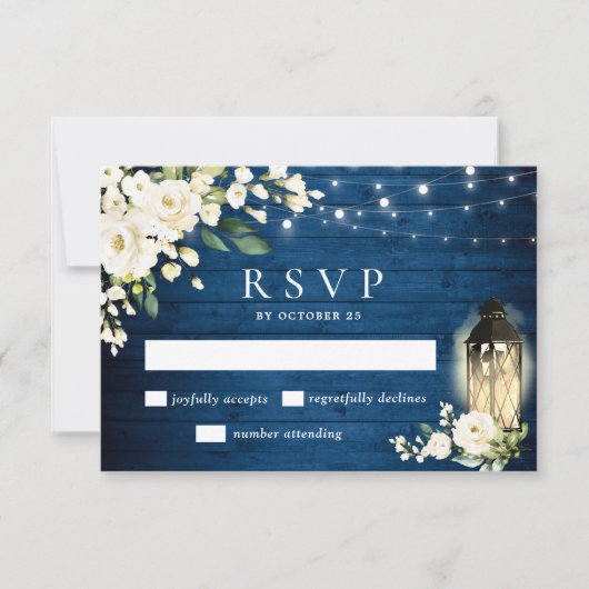 White Roses Blue Wood Lantern Wedding RSVP Karte (Vorderseite)