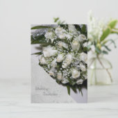 White Roses Bouquet Hochzeitsempfang Einladung (Stehend Vorderseite)
