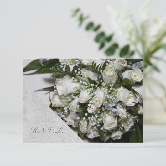 White Roses Bouquet Wedding RSVP (Stehend Vorderseite)