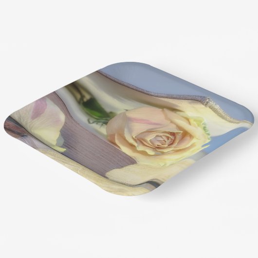 White Roses Pappteller (Gewinkelt)