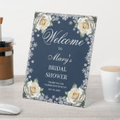 White Roses Snowflake Weihnachts-Brautparty Sockelschild (In SItu)