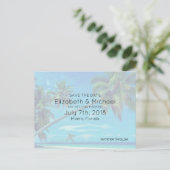 White Sandy Beach mit Coconut Palms Wedding STD Ankündigungspostkarte (Stehend Vorderseite)