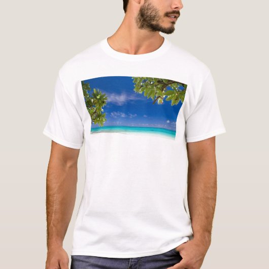 White sandy beach, Okinawa T-Shirt (Vorderseite)