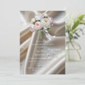 White Satin Roses and Peony Bachelorette Party Einladung (Stehend Vorderseite)