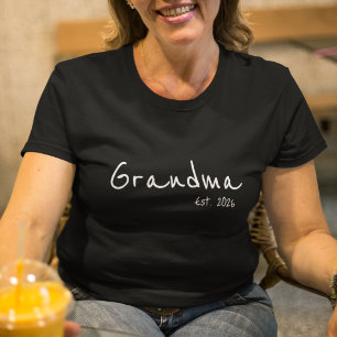 White Schrift Großmutter Gegründet  T-Shirt