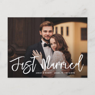 White Script gerade verheiratet Hochzeitsankündigu Postkarte