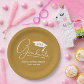 White Script Graduation Cap Gold Pappteller (Party)