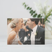 White Script Hochzeitsankündigung Fotokarte Dankeskarte (Stehend Vorderseite)