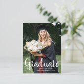 White Script Modern Graduate Foto Abschluss Ankündigungspostkarte (Stehend Vorderseite)