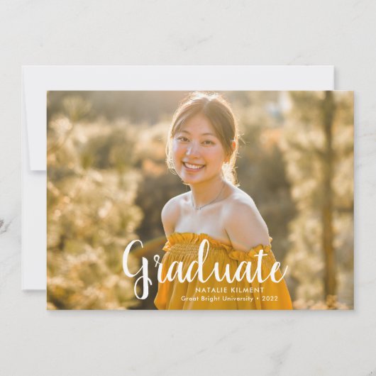 White Script Modern Graduate Foto Abschluss Einladung (Vorderseite)