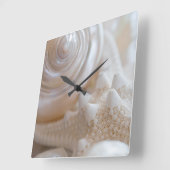 White Seashells Starfish Tropical Beach Muscheln Quadratische Wanduhr (Winkel)
