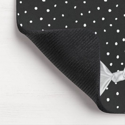 White Sheer Bow auf Polka Docks Mousepad (Ecke)