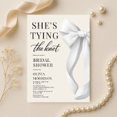 White She's Tying The Knot Elegant Bridal Shower Einladung