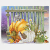 White Shoe Lost im Pumpkin Patch Collage Fleecedecke (Vorderseite (Horizontal))