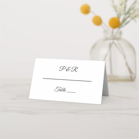 White Simple Stylish Script Wedding Platzkarte (Vorderseite)