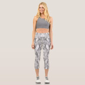 White Snake Skin Print Capri Leggings (Vorderseite)