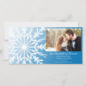 White Snowflake on Blue Winter Wedding Save The Date (Vorderseite)