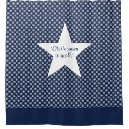 White Snowflake Pattern on a Midnight Blue Sky Duschvorhang