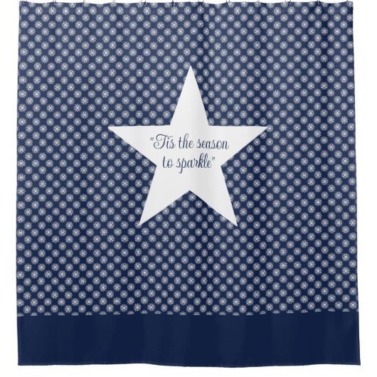 White Snowflake Pattern on a Midnight Blue Sky Duschvorhang (Vorderseite)