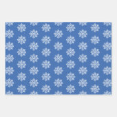White Snowflake über Blue Christmas Holiday Patter Geschenkpapier Set (Vorderseite)