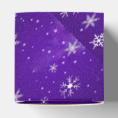 White Snowflakes Blue Lila Classic 2x2 Box Geschenkschachtel (Oben)