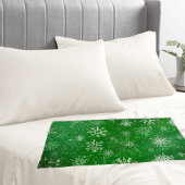 White Snowflakes Emerald Green Kissenbezug