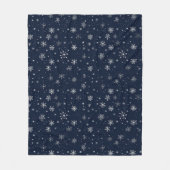 White Snowflakes on a Dark Blue Background Fleecedecke (Vorderseite)