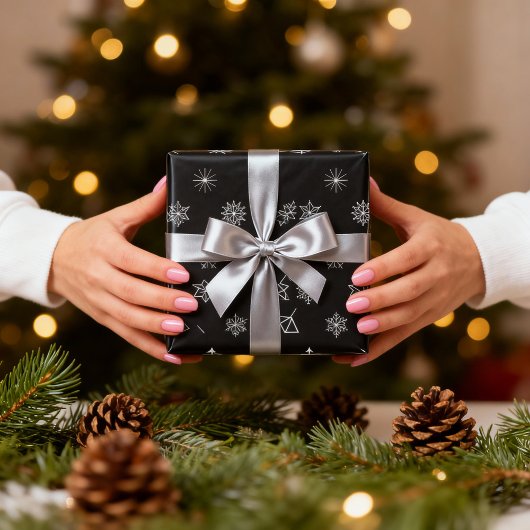 White Snowflakes On Black Background Christmas Geschenkpapier