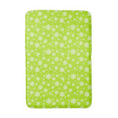 White Snowflakes on Green Winter Pattern Badematte (Vorderseite Vertikal)
