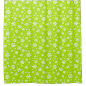 White Snowflakes on Green Winter Pattern Duschvorhang (Vorderseite)
