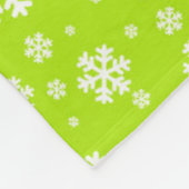 White Snowflakes on Green Winter Pattern Fleecedecke (Ecke)