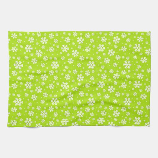 White Snowflakes on Green Winter Pattern Geschirrtuch (Horizontal)