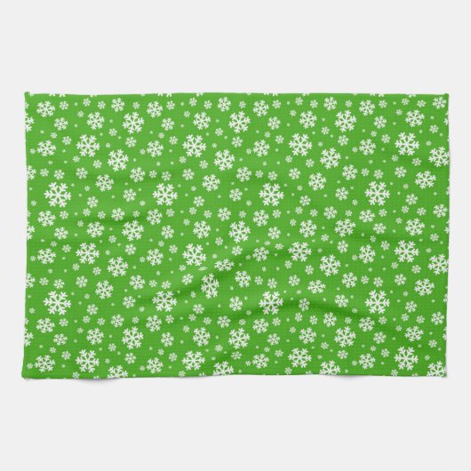 White Snowflakes on Green Winter Pattern Geschirrtuch (Horizontal)