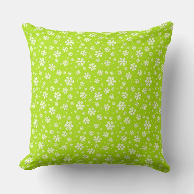 White Snowflakes on Green Winter Pattern Kissen (Vorderseite)