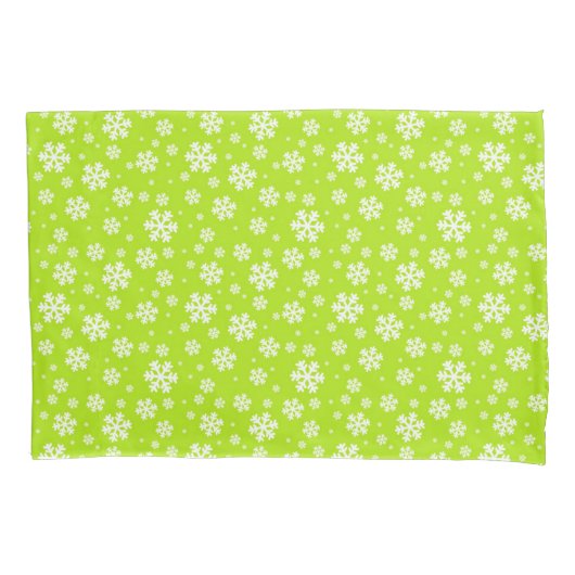 White Snowflakes on Green Winter Pattern Kissenbezug (Vorderseite)