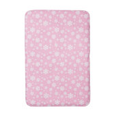 White Snowflakes on Light Pink Winter Pattern Badematte (Vorderseite Vertikal)