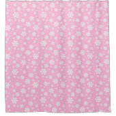 White Snowflakes on Light Pink Winter Pattern Duschvorhang (Vorderseite)