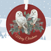 White Snowy Owls in Berries über Burgund Weihnacht Ornament