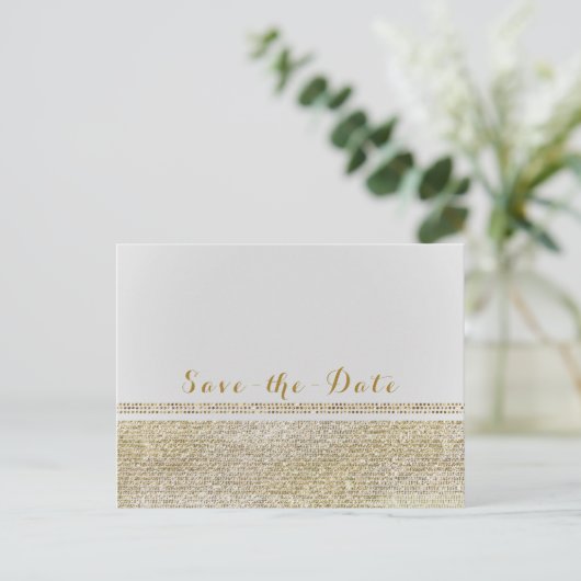 White & Sparking Gold Glam Chic Save the Date Ankündigungspostkarte (Stehend Vorderseite)