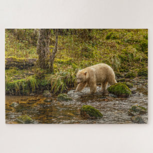 White Spirit Bear jagt Fische auf Riordan Creek Puzzle