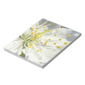 White Spring Blossom Notizblöcke nach Maß (Rotiert)