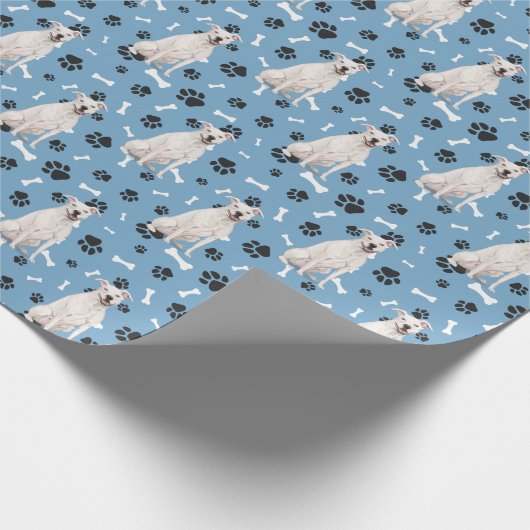 White Staffordshire Terrier Pattern on Blue Geschenkpapier (Ecke)