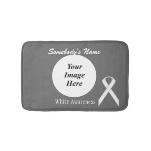 White Standard Ribbon Tmpl von Kenneth Yoncich Badematte